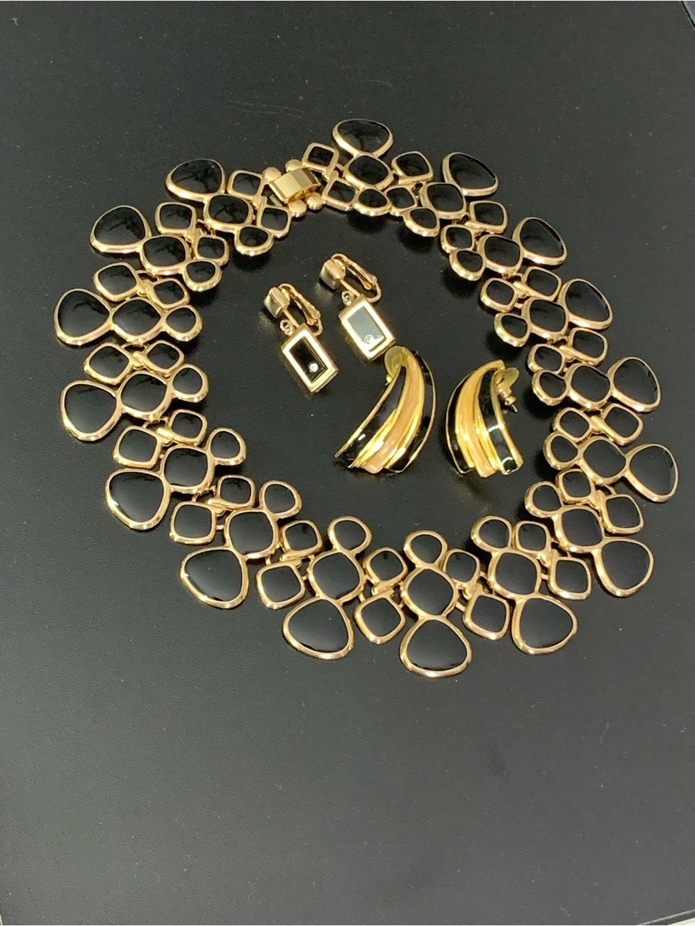 Vintage Black and Gold Collar Necklace